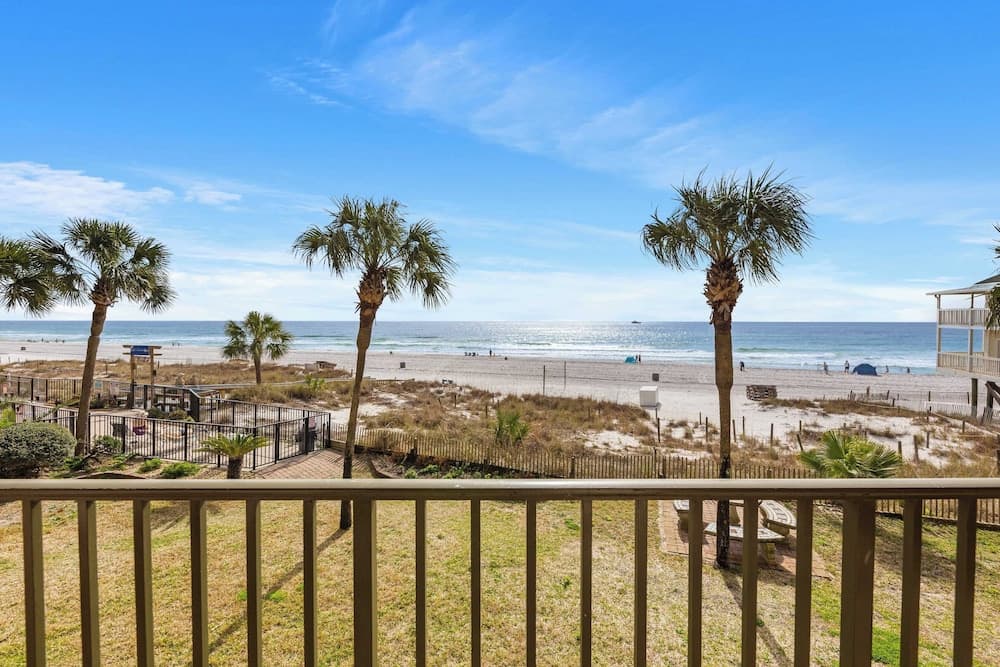 Beachside Bliss by Avantstay Beachfront w/ Pool