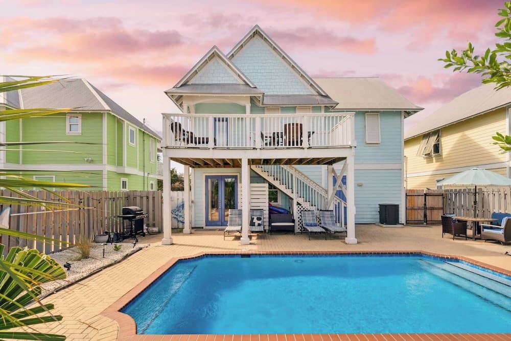 Seafoam by Avantstay 2 Blocks to Beach!