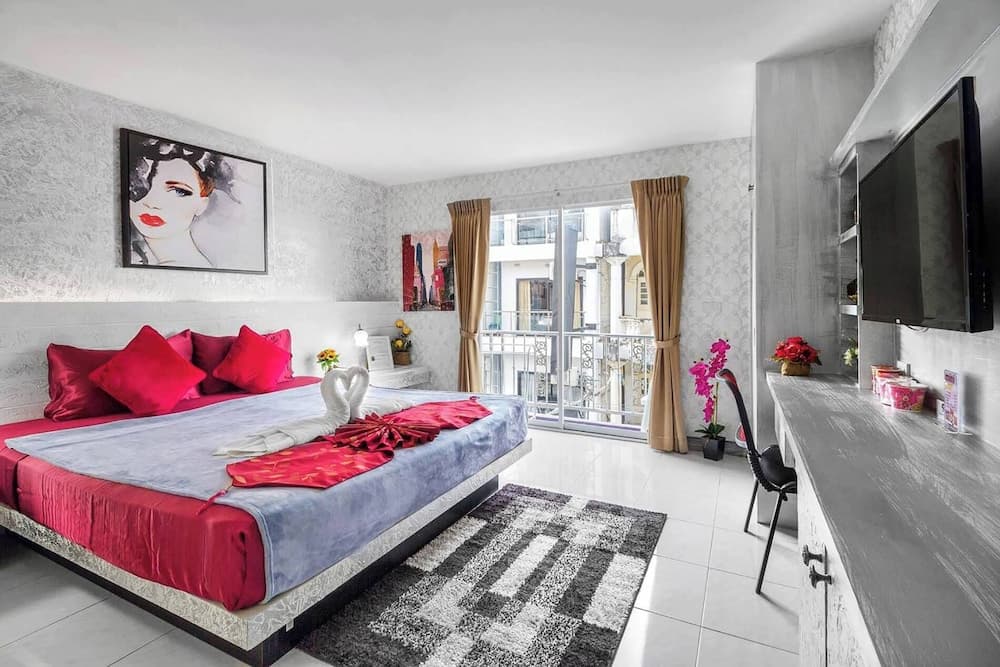 The Shades Hotel 50 meter Beach Front