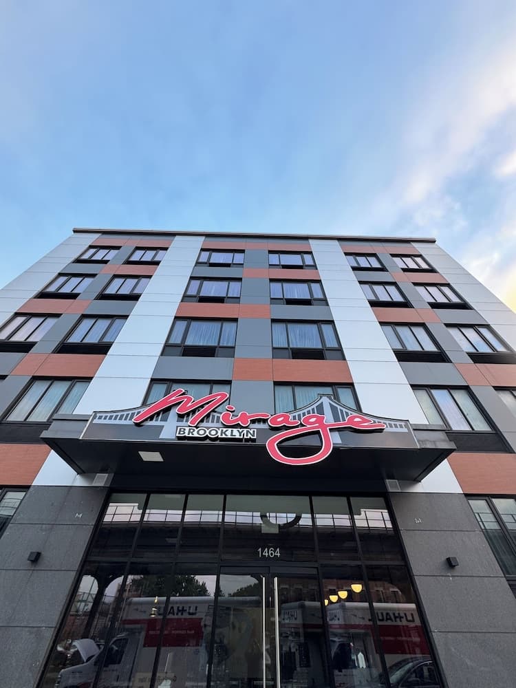 Hotel Mirage Brooklyn