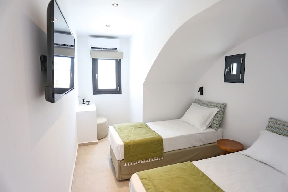 La Maltese Boutique Paros