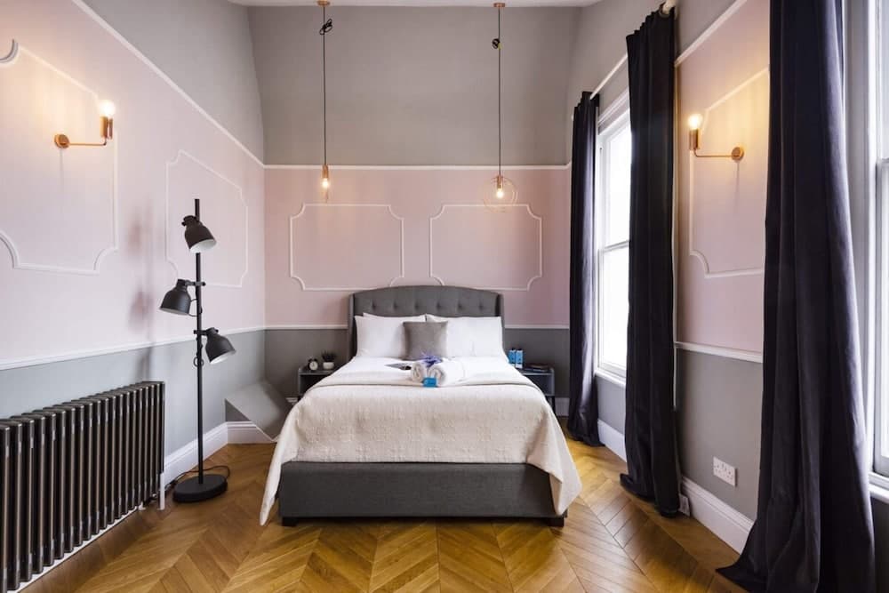 Stylish Hyde Park Gem