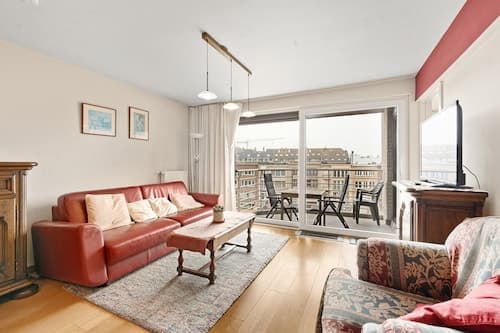 Flat With Terrace & Play Area