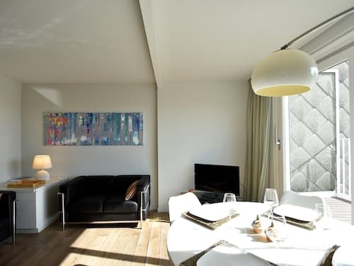 Bright Flat With Bunk Beds