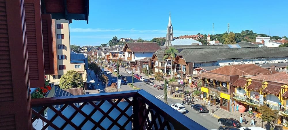 LOCAR-IN GRAMADO- Galeria das Flores