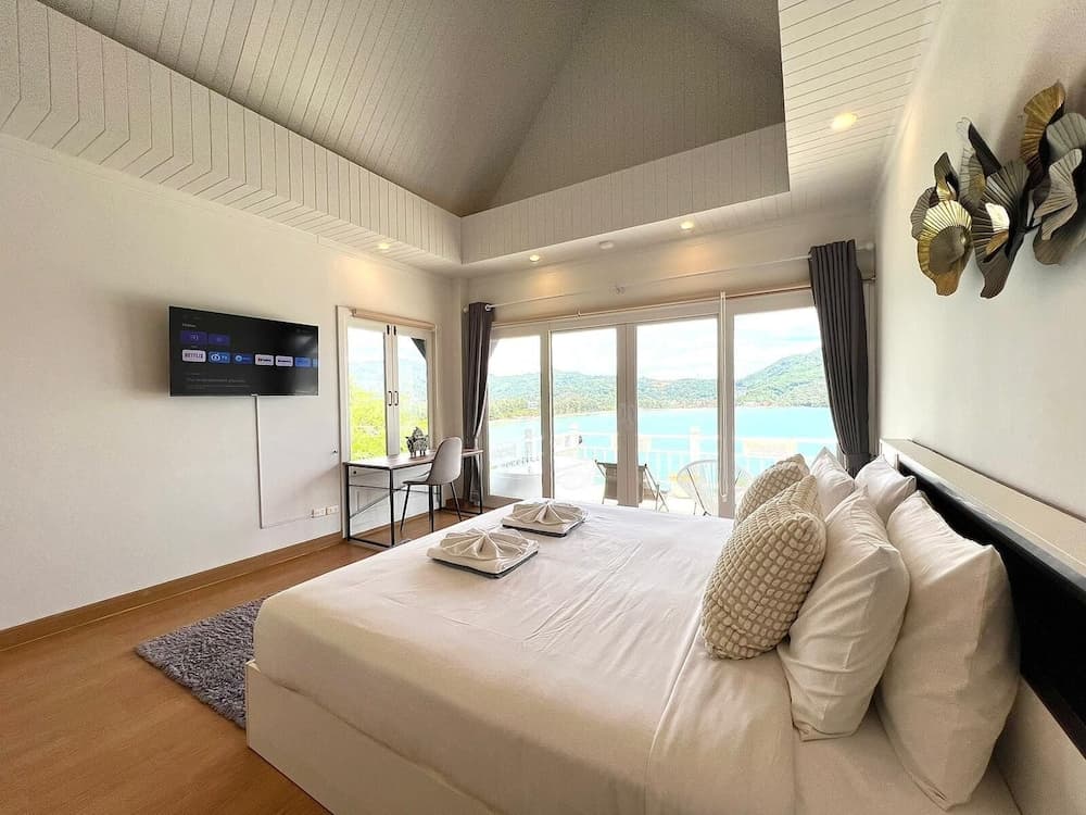 Moonlight Panorama Ocean Villas by RESAVA