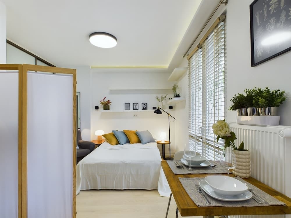Cosy Studio for 2 by Renters