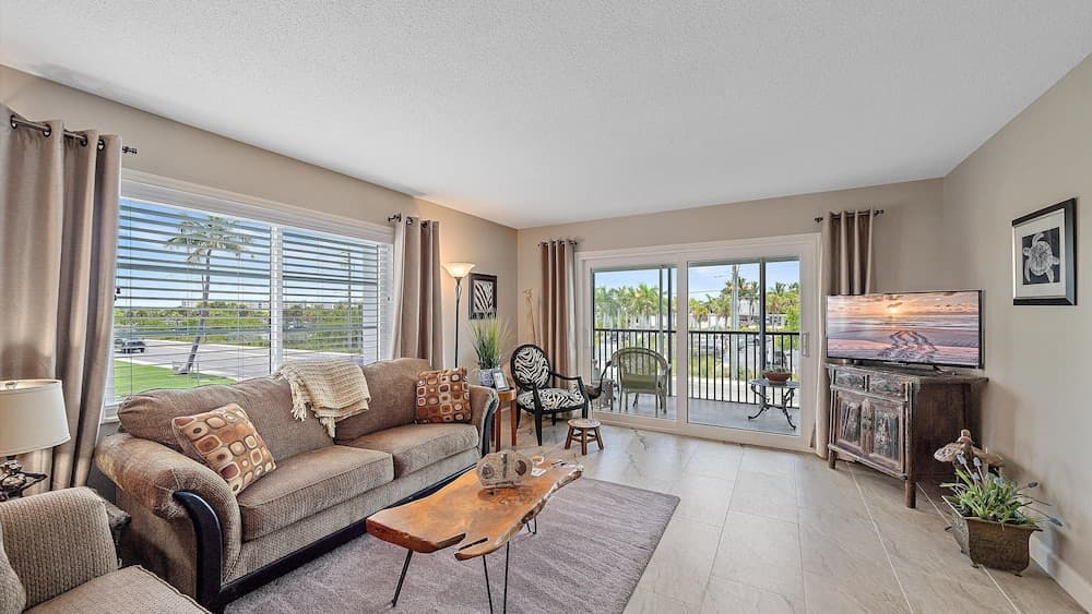 Salty Soldi 2 Bedroom Condo by RedAwning