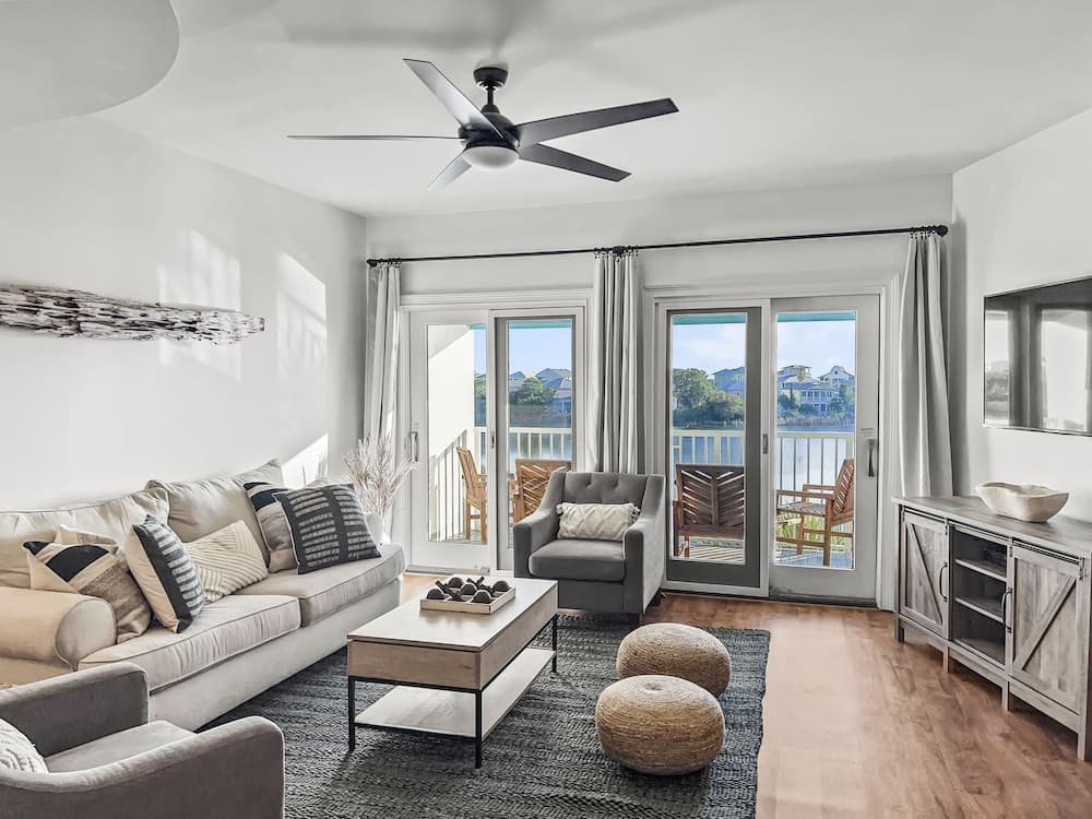 Sea La Vie 1 Bedroom Condo by RedAwning