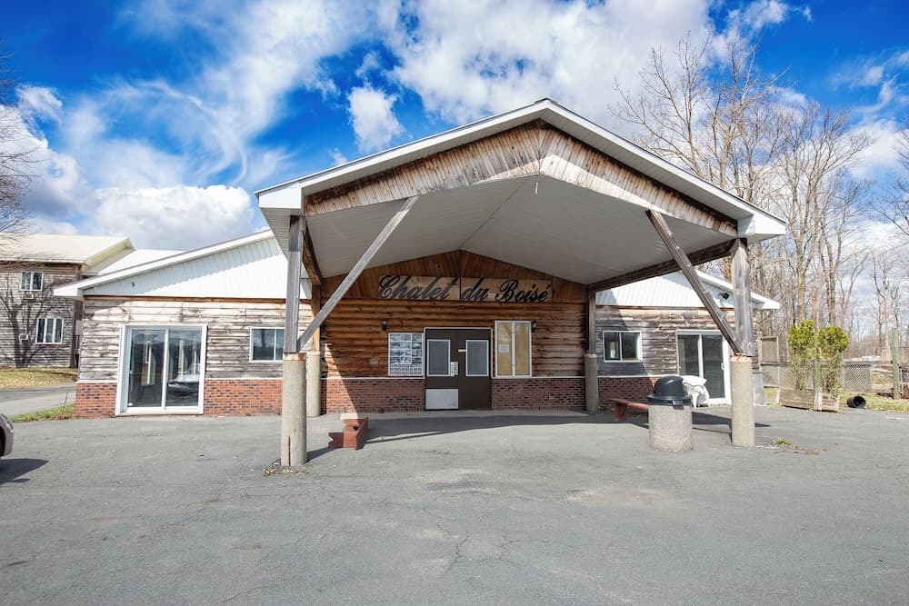 Konaklama yerinin ön cephesi