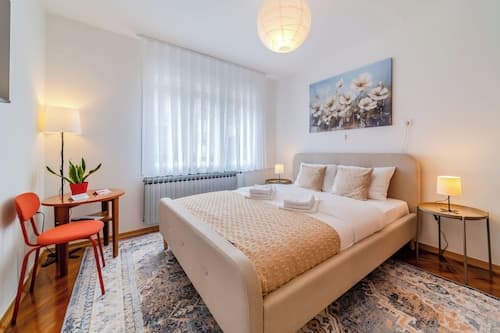 Family Friendly Apartment With Parking