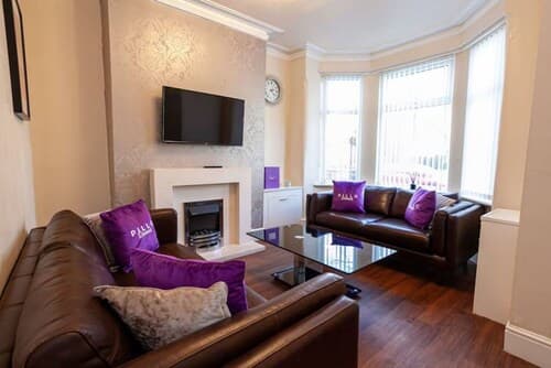 Spacious Cosy 2 Bedroom House by Bridgewater Canal