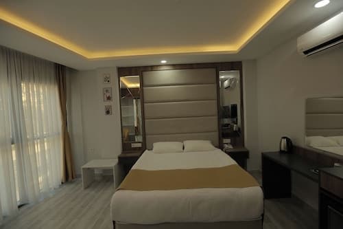 Özşahin Otel