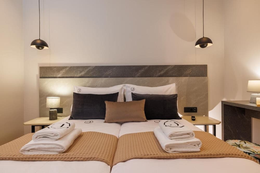 Jolly Suites