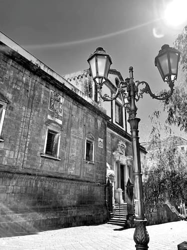 La Nova Bed and Museum