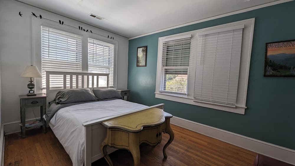 Bon Paul & Sharky's Hostel