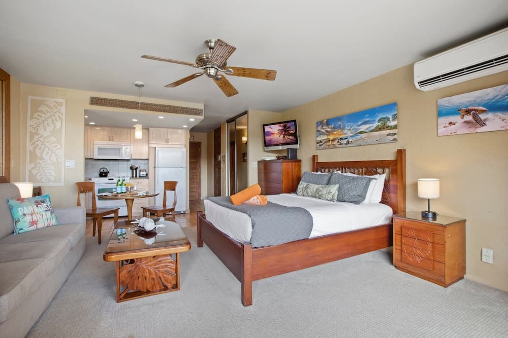 KBM Resorts: Papakea Pke-304 Renovated Studio With Ocean Views! Includes Free Rental Car!