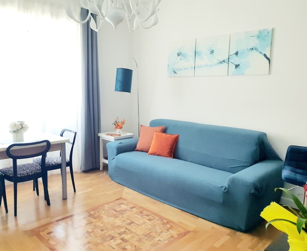 Lemon Sunshine Apartment