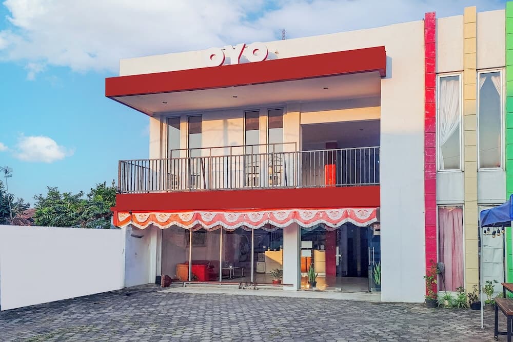 Hotel O Pelangi Residence