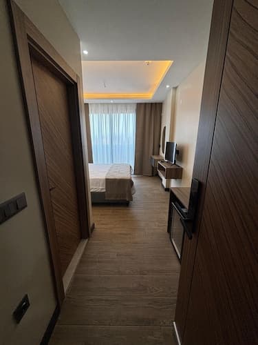 Deep & Pure Hotel