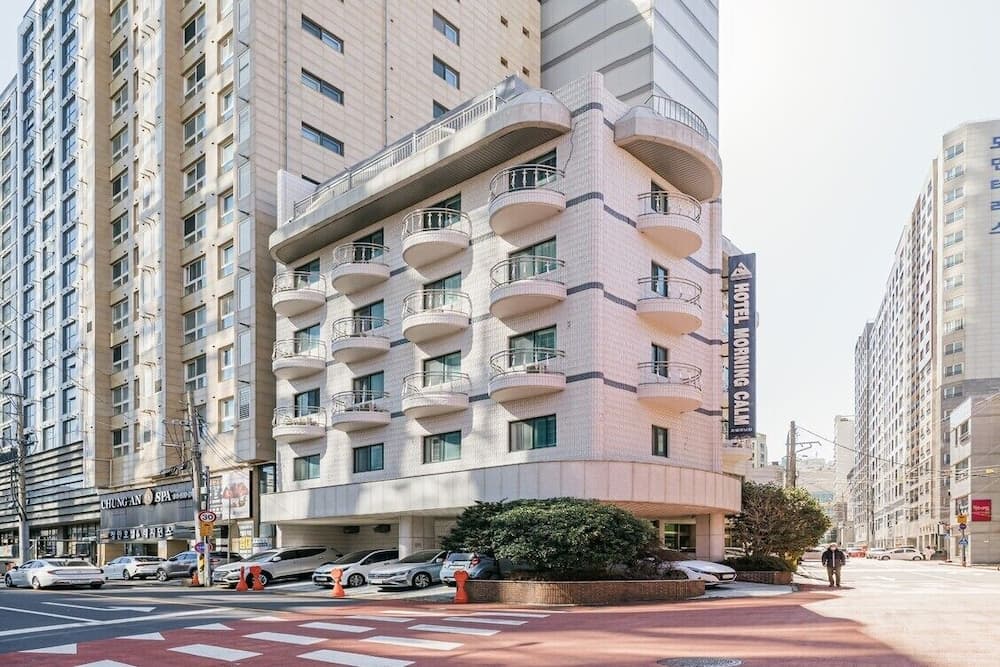 Konaklama yerinin ön cephesi