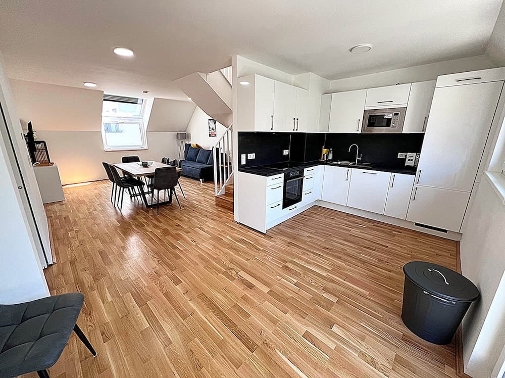 Apartments next to Public Transport GG13