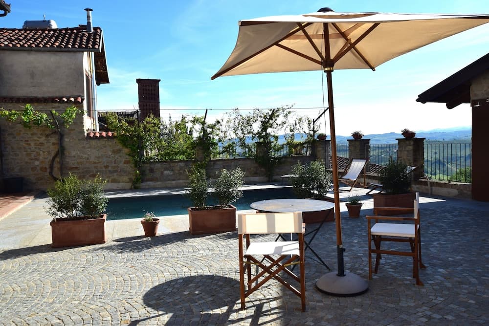 Casa Renato Apartments