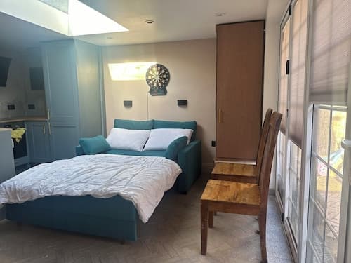 Inviting 1-bed Studio in London