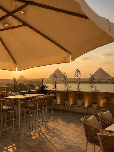 Taj pyramids view inn