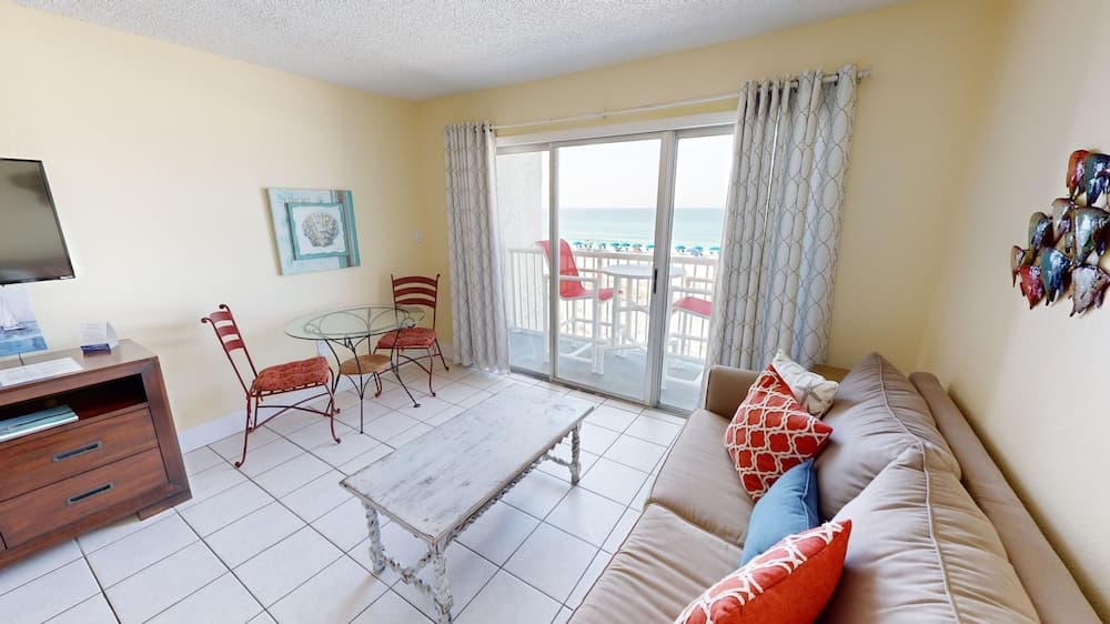 Islander Beach Resort 302 Condo by RedAwning