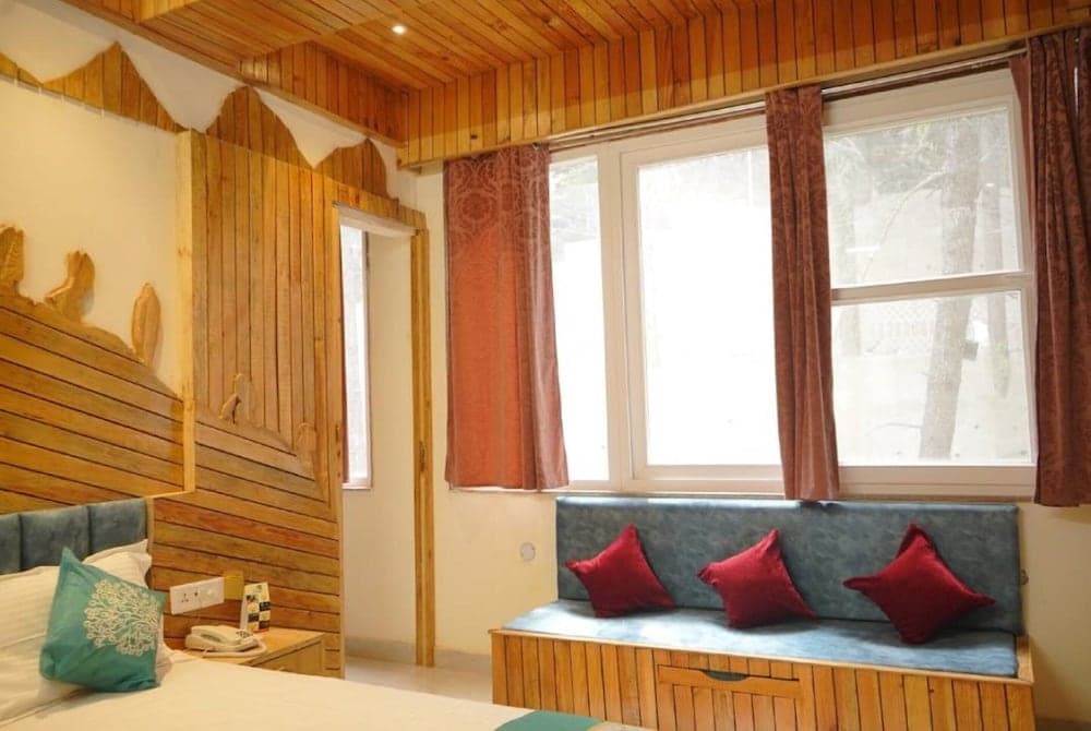 Goroomgo Gandhi's Paradise Dharamshala