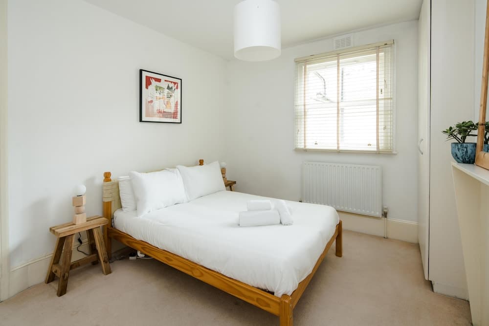 Beautiful Designer Flat in Maida Vale, Sleeps 4