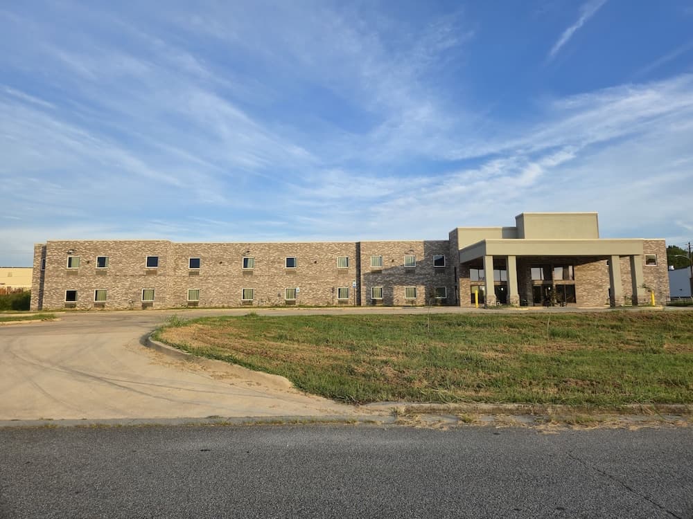Royal Inn & Suites