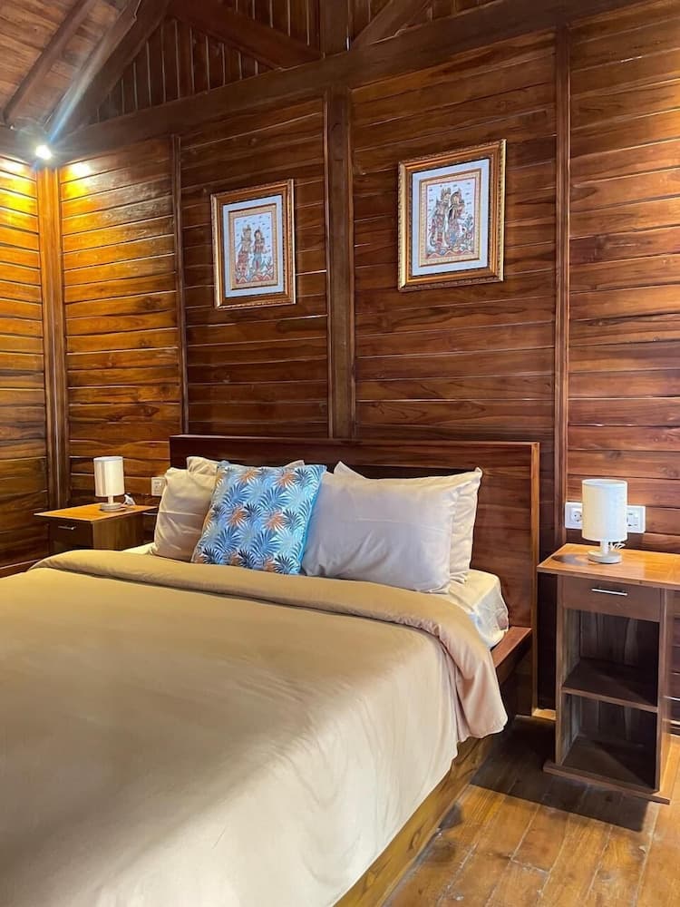 Ngesil Private Joglo and Pool