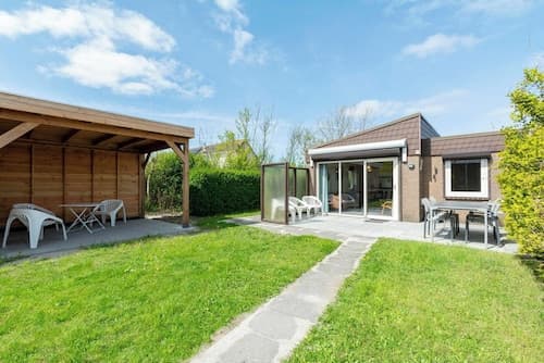 Bungalow in Callantsoog Near Sandy Beach