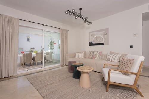 3 Bedroom, 3 Bathroom Beachside Apartment