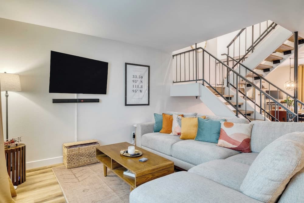 Old Town Treasure by Avantstay Central Location