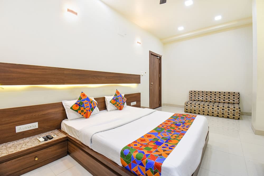 Fabhotel Royal Suits