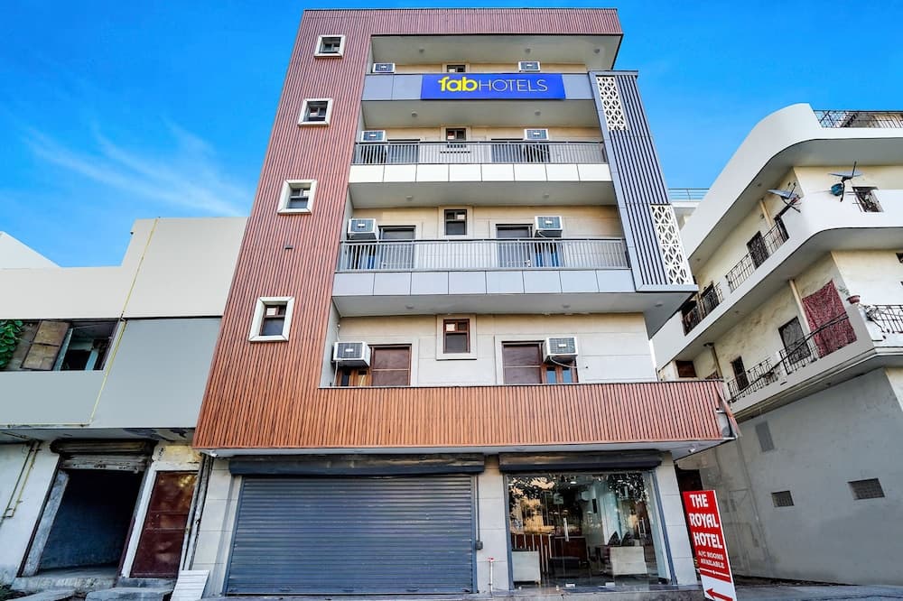 FabHotel The Royal