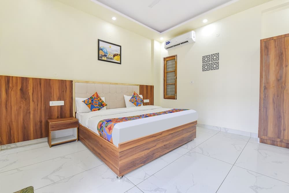 Fabhotel Hari Om Inn