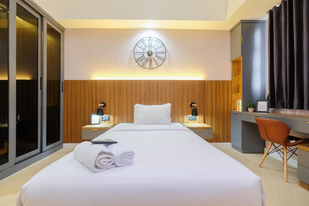 Minimalist And Nice Studio At Evenciio Margonda Apartment