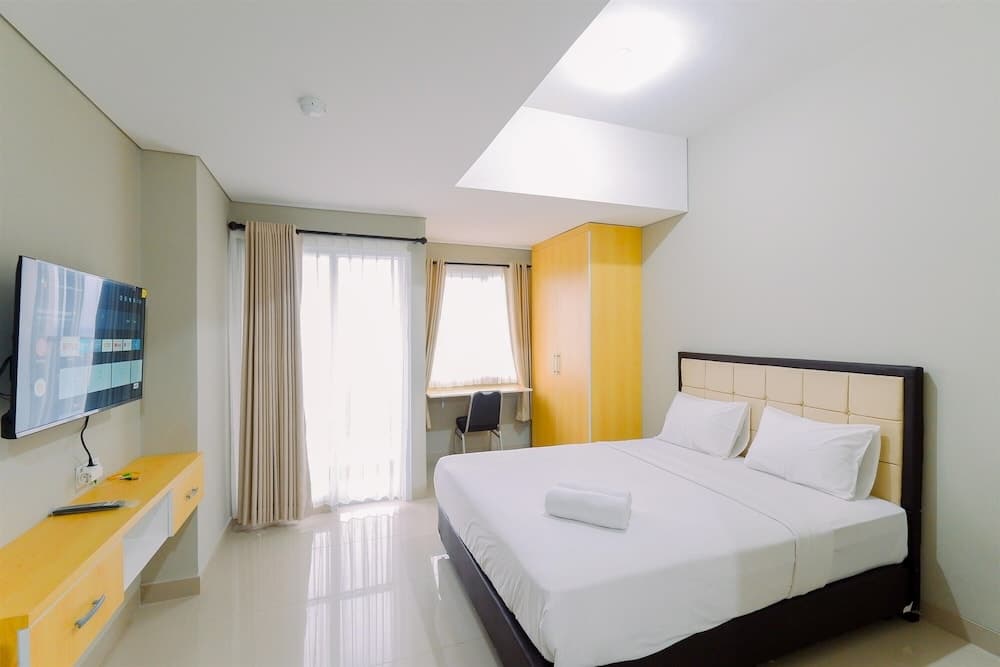 Homey Studio At Lrt City Sentul - Royal Sentul Park Apartment
