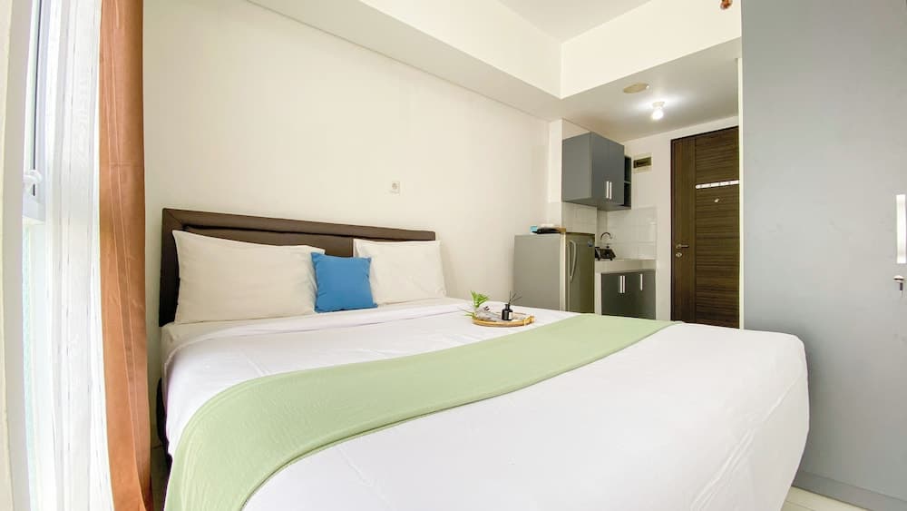 Best Deal And Restful Studio At Amazana Serpong Apartment