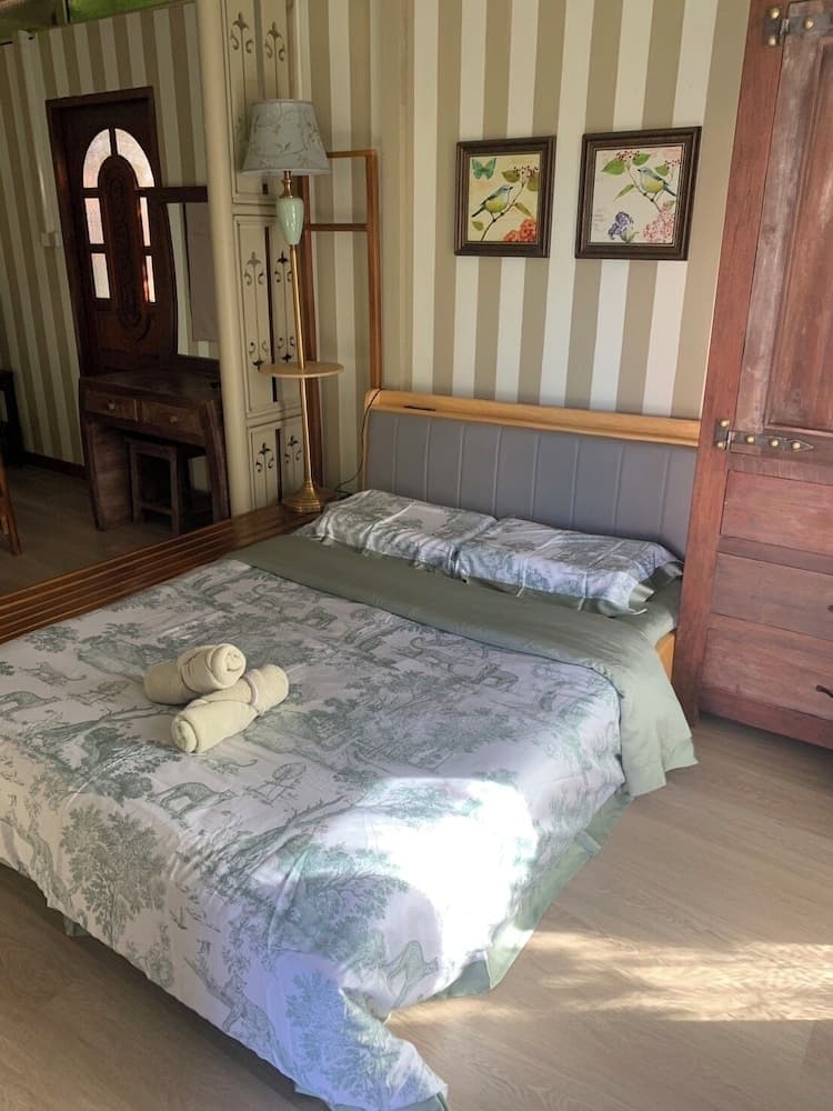 Mana An lake hill resort