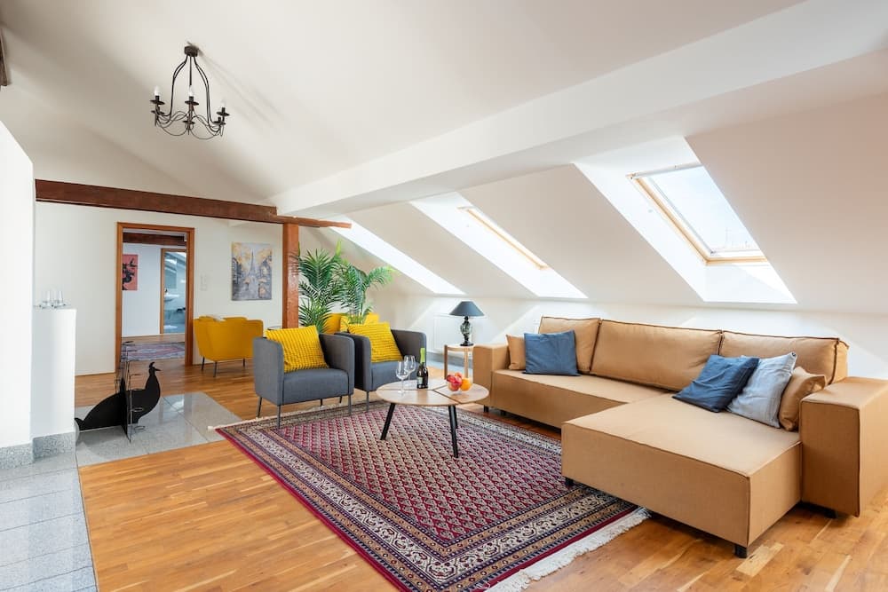 Stylish 4-bedroom apartment with Terrace