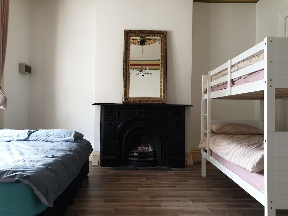 Fitzroy Private Rooms @ 132 Nicholson Homestay