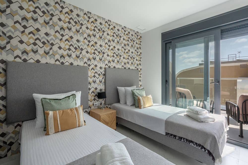 Luxury Apartment in Sunset Cliffs by Leo