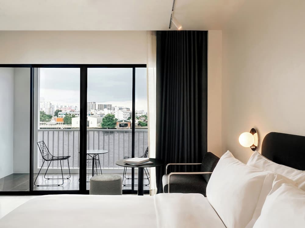 The StandardX Bangkok Phra Arthit