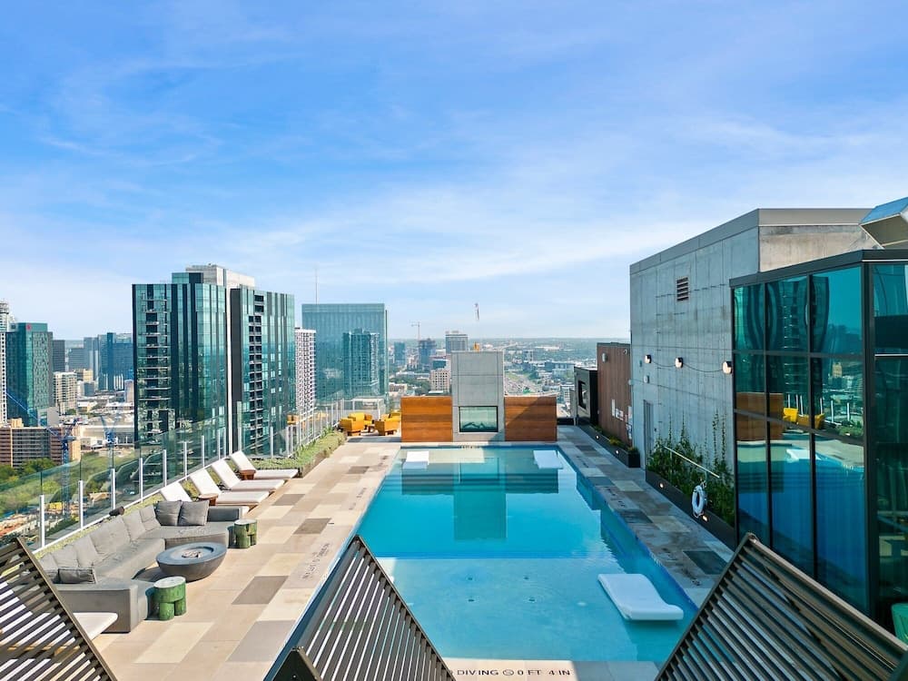 New 1BR Condo on Rainey St-Rooftop Pool