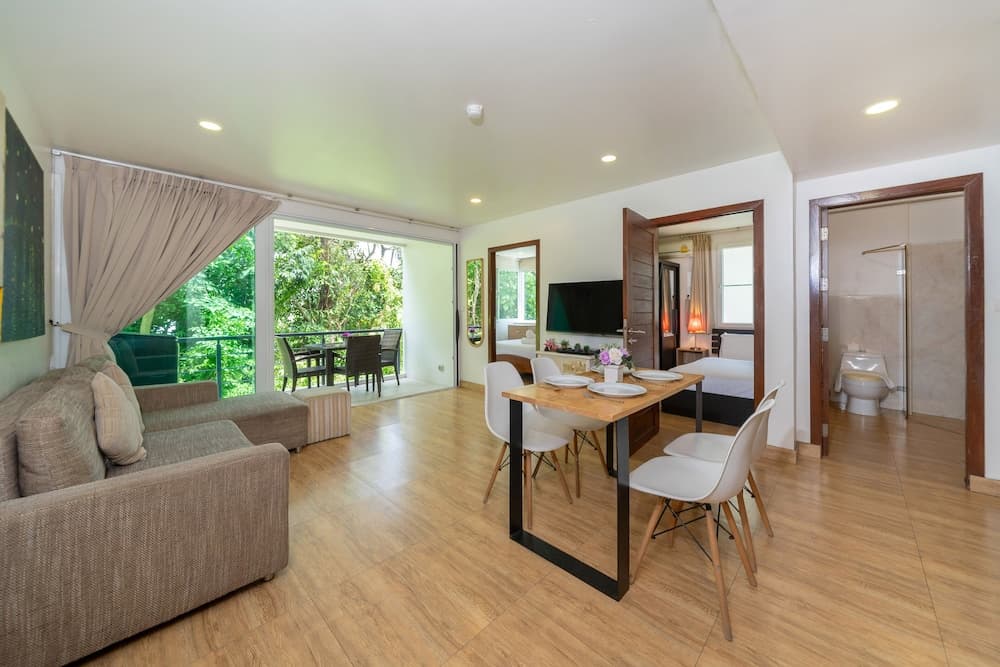 Karon ButterFly Apartment E107 for 3
